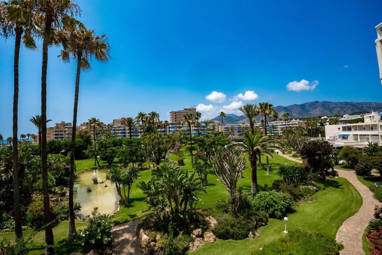 Natera Costa Golf Exclusive Beachfront Apartment Торремолинос